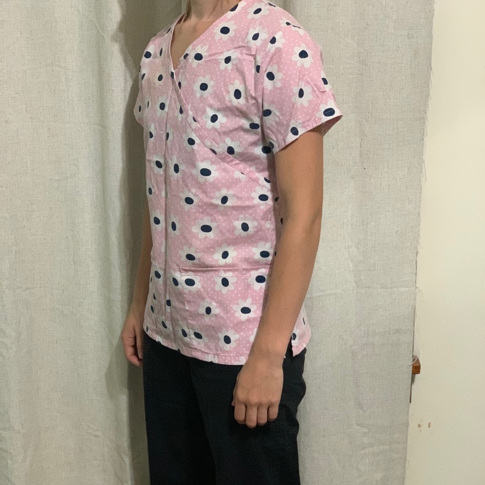 Pink and Blue Daisy Bonita Scrub Too